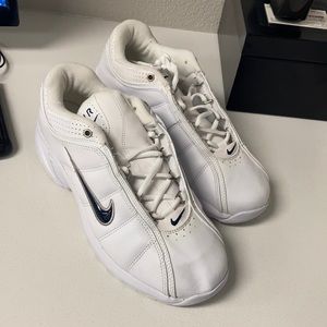 Nike air tennis shoes